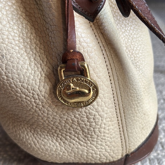 Vintage Dooney and Bourke bucket bag small - Picture 7 of 11